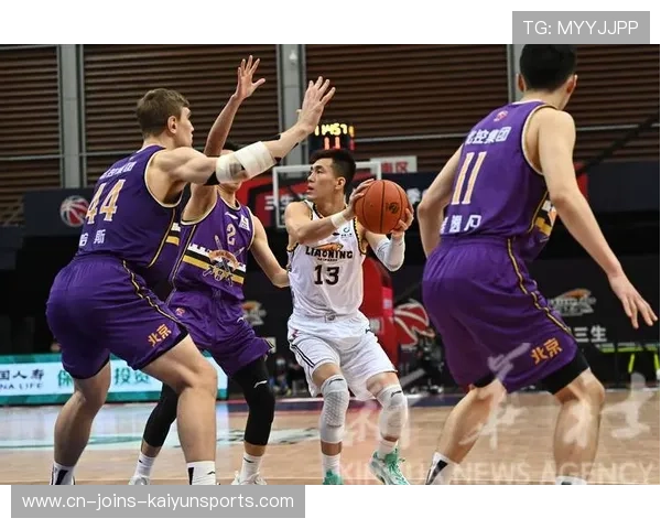 CBA北京外线突分配合顺畅完成制胜上篮