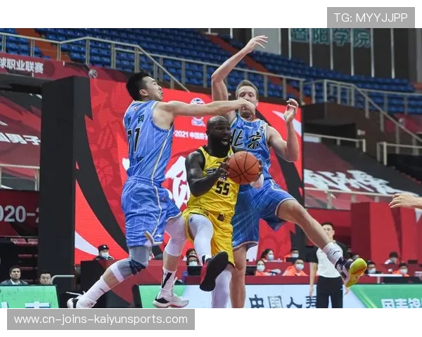 CBA北京外线突分配合顺畅完成制胜上篮