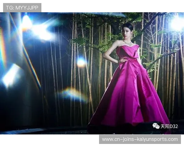 NBA巨星穿浴袍亮相发布会：时尚新潮流的“休闲范”狂潮